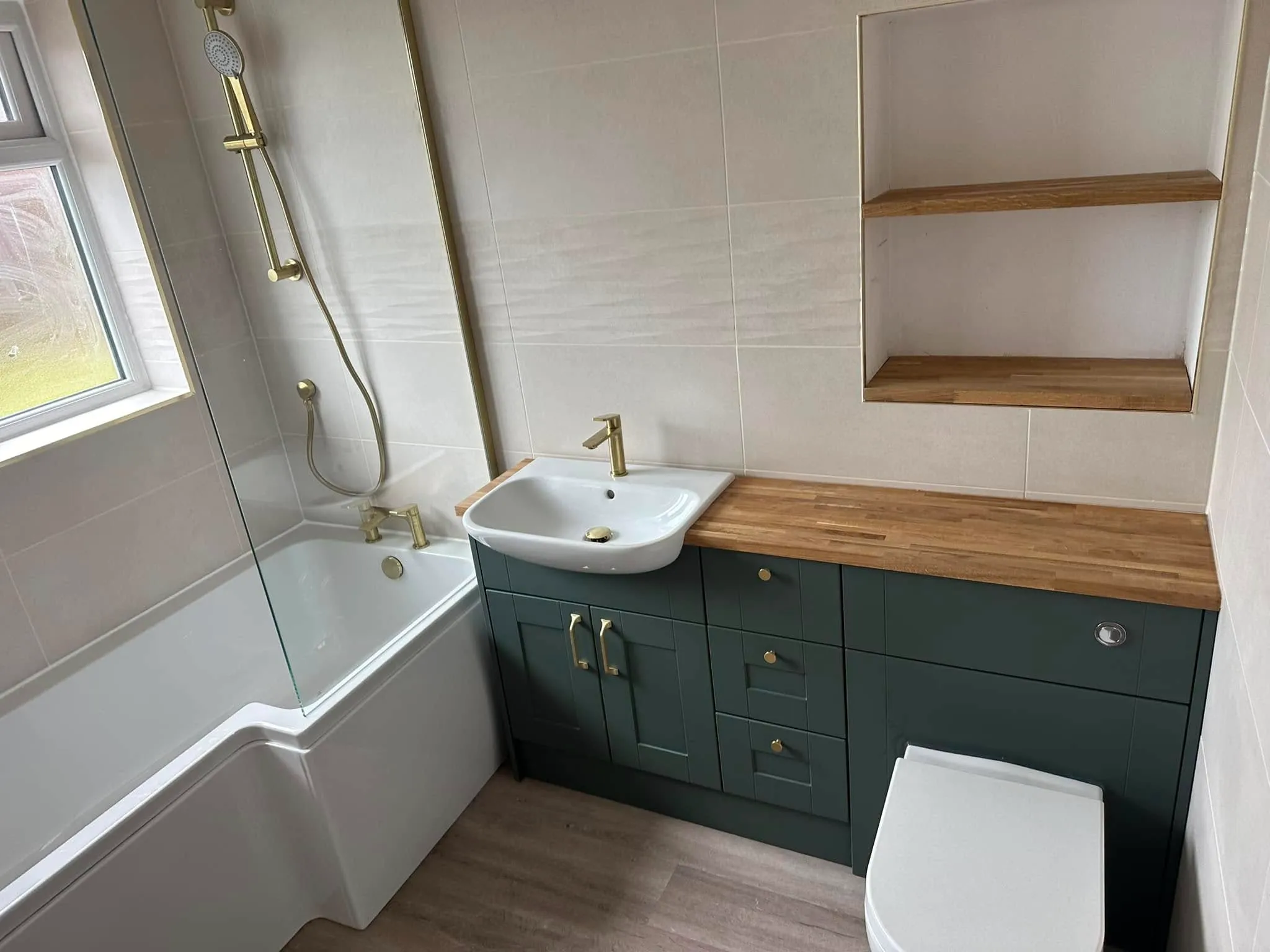 Bespoke fitted wardrobe installation by DF Renovate